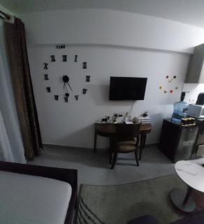 Luxury mordern studio near city with a Rooftop Gym - 3