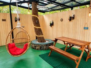 Leo's Cozy Cabin - 1