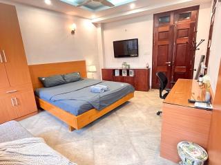 Studio Apartment filled with nature light near the Hanoi Opera House Căn hộ đầy đủ tiện nghi có thang máy gần Nhà Hát Lớn - 2