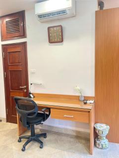 Studio Apartment filled with nature light near the Hanoi Opera House Căn hộ đầy đủ tiện nghi có thang máy gần Nhà Hát Lớn - 1