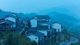 Zhangjiajie Fantasy Valley Resort Customized travel itineraries free shuttle service to the North and West Gates of the National Forest Park, and complimentary traditional ethnic costume try-on - 7