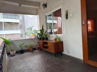 Designer 2 BHK 8 Min to Manyata Tech Park - 5