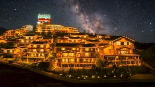Zhangjiajie Fantasy Valley Resort Customized travel itineraries free shuttle service to the North and West Gates of the National Forest Park, and complimentary traditional ethnic costume try-on - 8