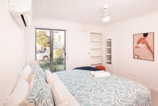 Spacious 4BR Hope Island Retreat, Pet Friendly - 7