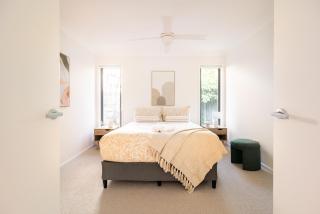 Spacious 4BR Hope Island Retreat, Pet Friendly - 6