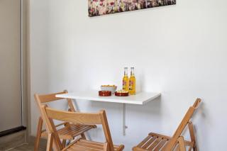 New 3BR Town Centre Rugby Flat, near Train Station, with Parking - 3