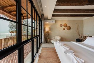 Ultra Luxury Beachfront 5 Bedrooms Pool Villa - 2