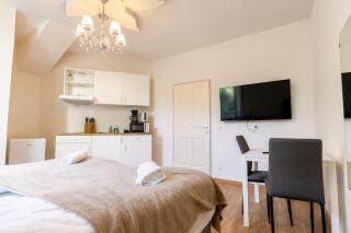 Trendy Studio near Westbahnhof with Kitchenette & Smart TV - 7