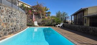 Le Jardin des Alizés, terrasse et piscine à la Saline les bains - 6