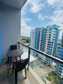 RadStay Studio Type Condo near IT Park - 6