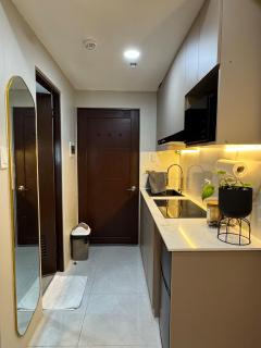 RadStay Studio Type Condo near IT Park - 2