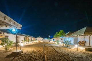 Robins Desert Camp - 9