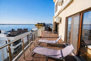 Sea Gem Mamaia - 200m to Beach, XL Terrace, and Beautiful Views - 5