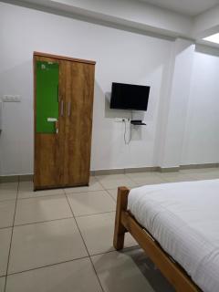 Barza Inn - 2