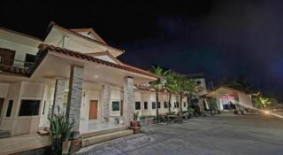 Mark Four Place Hotel - 9