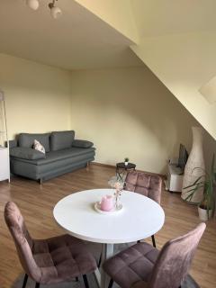 schönes Zimmer und Badezimmer in Einfamilienhaus - 7