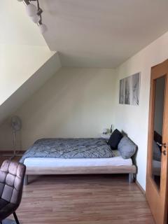schönes Zimmer und Badezimmer in Einfamilienhaus - 6