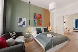 Chic 2BR Loft Steps from Great Synagogue Budapest - Budapest - 3