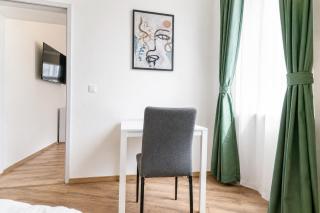 Westbahnhof Kingbed 1BR Apt with ensuite washer - 8