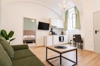 8-min Walk to Westbahnhof Chic 1BR Apartment - 7