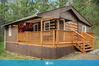 Creekside Cabin w Hot Tub, Fire Pit, Deck & Grill! - 0
