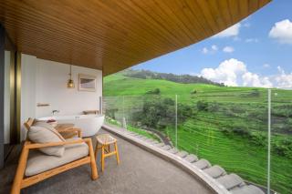 Floral Lux Hotel--Panoramic View of Terrac,Sunrise, Heated Pool & Affordable Luxury - 4