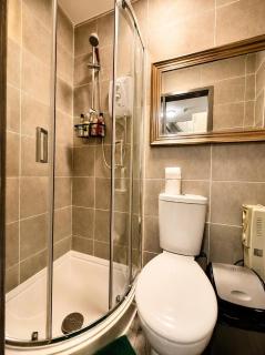 Flat 5 min From Stadium - 1