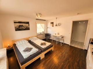 GLORYSTAY - Business Studio-Bosch Campus 2km-Tiefgarage-Workspace-Renningen - 4