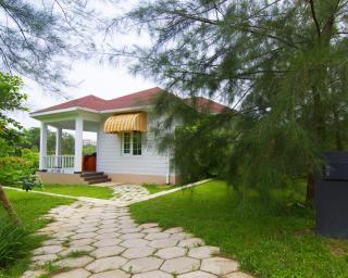 The Palace Luxury Resort - 2