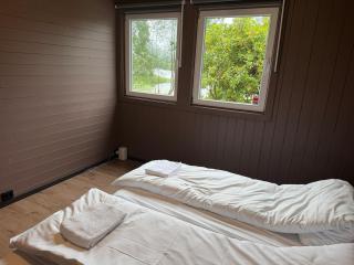 Nice cabin with Bråstei Lake with boat - 9
