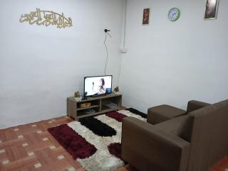 Halah HomeStay in Parit Jawa - 2
