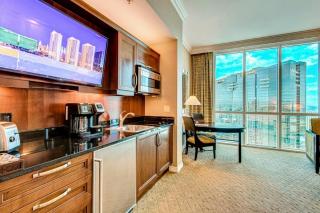Top Floor MGM Signature Penthouse, No resort fees! - 2
