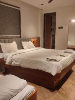 Majestic Inn - 9