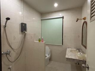 Kat's GuestHouse - 8