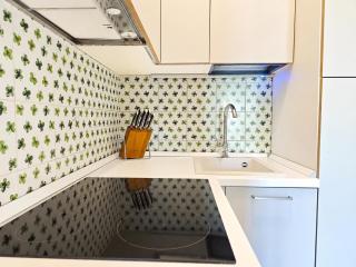 Hostdomus - Color Apartment - 1