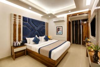 Hotel Star Villa City Centre Connaught Place - Airport Pick Up & Drop - 8