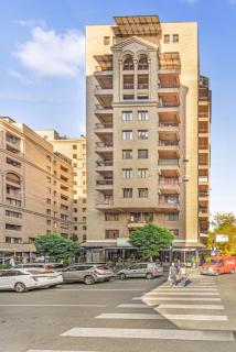 Luxury Apartment with Jacuzzi and Private Parking - 9