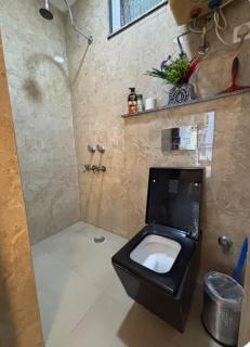 Balcony Studio near Max Hospital & Select Citywalk - 5