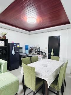 Zac's Guest House - 5
