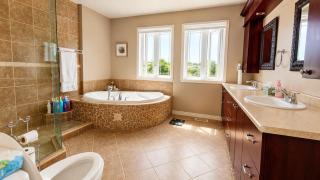 3BR Stylish Home Premium Kitchen & Bright Spaces - 1