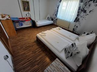 Tom & Jerry - Family Apartment - 4