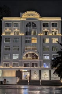 Noir, 1BR, Gulberg, MM Alam, Self-check-in, Pool - 7