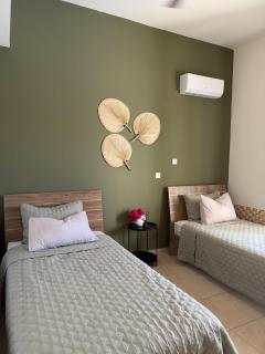 Paphia Olive Suite - 1