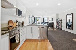 Upmarket- Heart of Hamilton Apt - 1