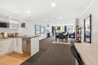 Upmarket- Heart of Hamilton Apt - 1