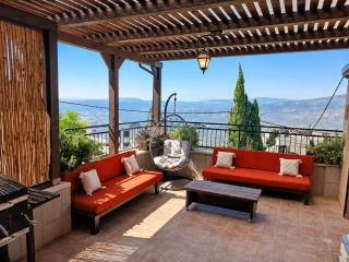 Art & View Family Jacuzzi Suite with Balcony - 0