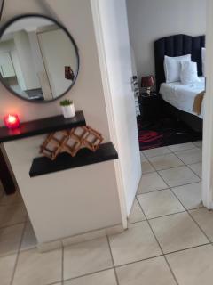 Luxury Boutique Apartment Near Wonderboom Airport & Mall - 8