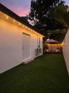The Coral Cove Miami Studio with free parking - 3