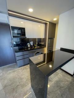 Las Brisas Loft, Pool, Garage & Views - 8