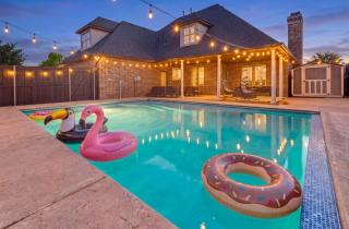 The Cottonwood Estate Sleeps 16 Pool - 0